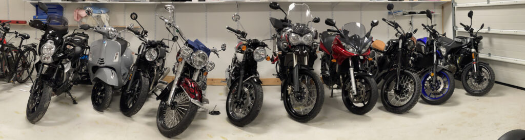 Ti motorsykler fra Fjellsiden MC-klubb