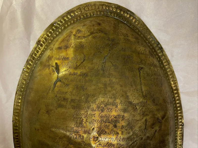 Bildet viser nærbilde av Magdalena Christina sitt kistebeslag