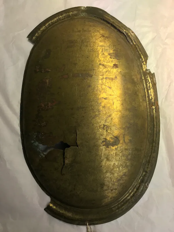 Bildet viser kistebeslaget til Thomas Erichsen