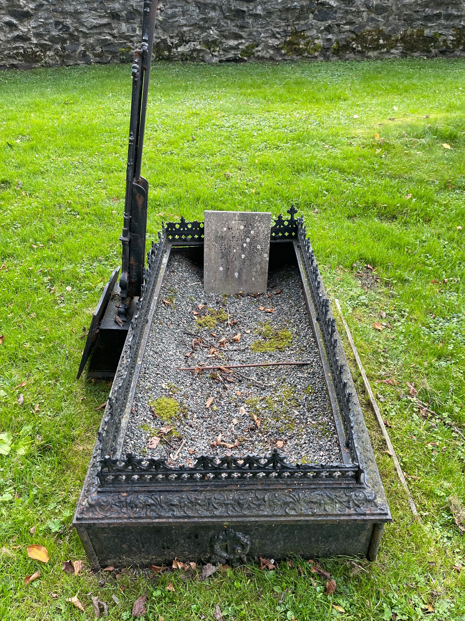 Agnes Steineger sin grav