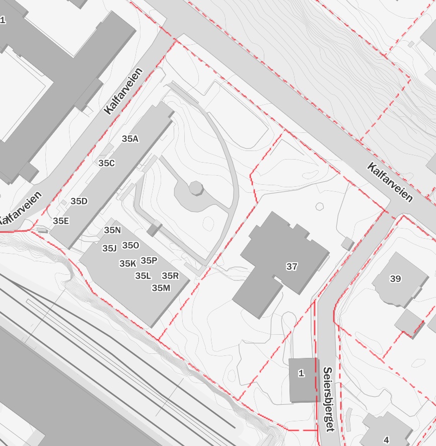 Eiendomskartet fra 2023 viser hvordan den tidligere eiendommen er delt opp, og hvilke adresser parsellene har fått.
